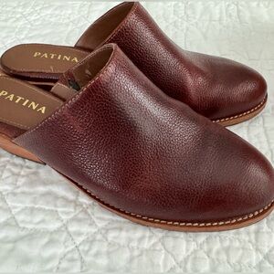 Patina mules size 7.5 in color nutmeg